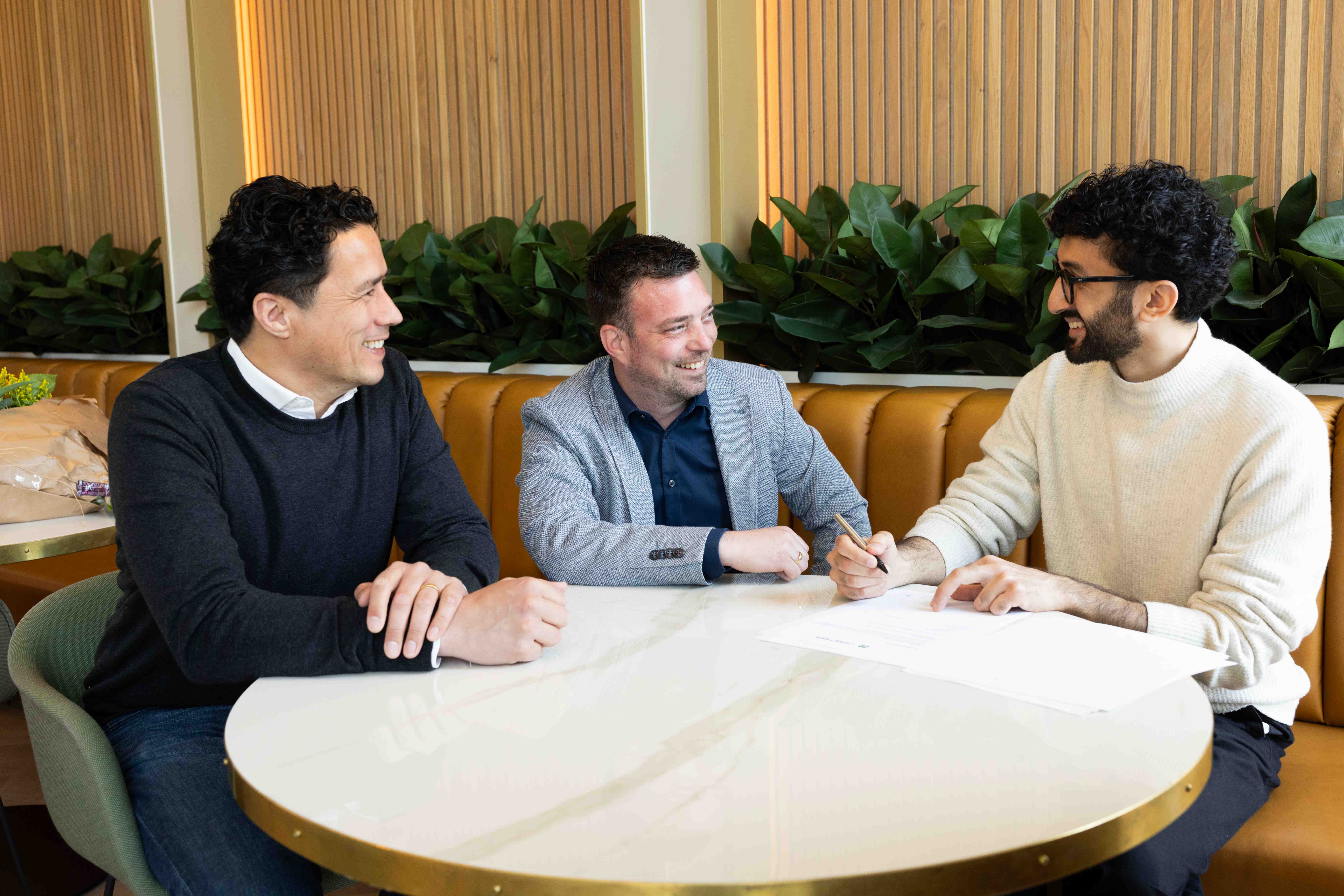 Professionele begeleiding - drie professionals in gesprek